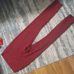Born Primitive Leggings in Cabernet